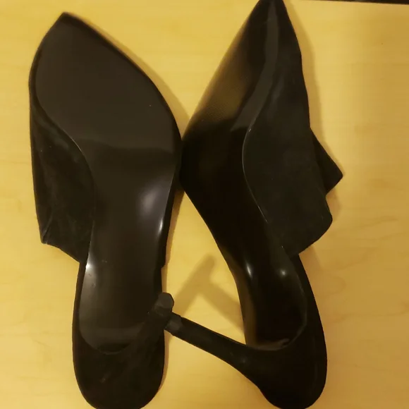 New Steve Madden Black Suede Mules - Picture 4 of 4